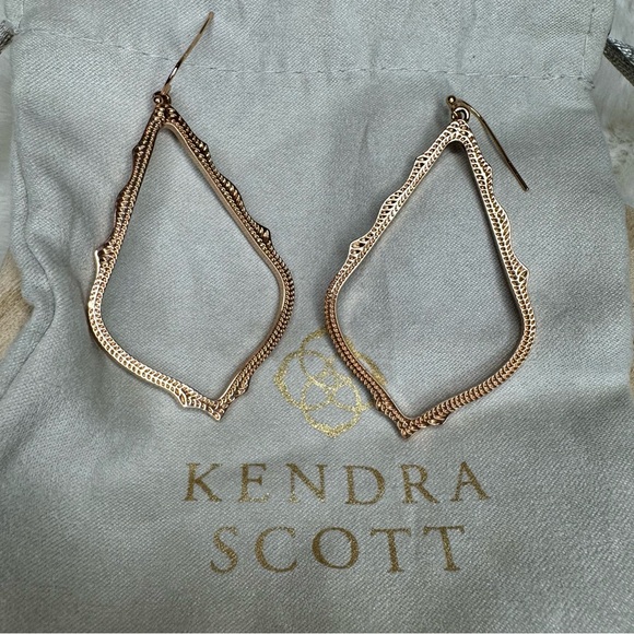 Kendra Scott Sophee Drop Earrings Rose Gold - Picture 5 of 7